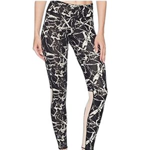 NWT Threads 4 Thought Marble Abstract Print Leggings Size M Medium